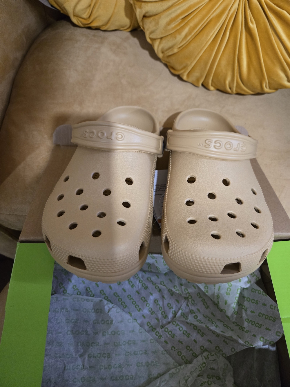 CROCS Classic Clog in Light Beige